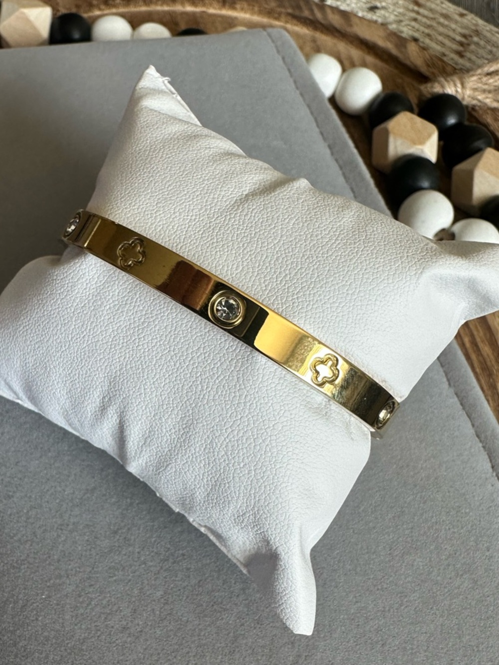 NWT Gold-Plated  Iconic Clover Bangle Bracelet